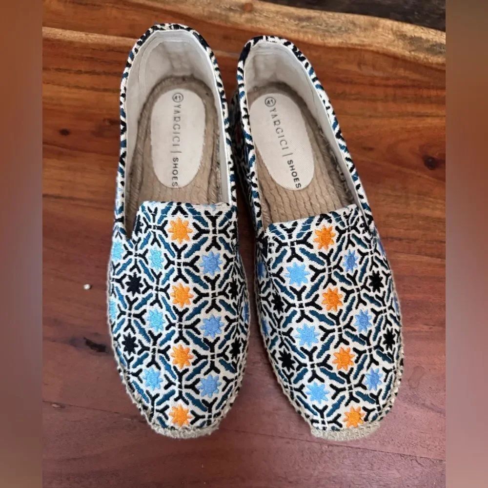 Yargici espadrilles  canvas colorful slip ons sz 41/10 EUC no wear